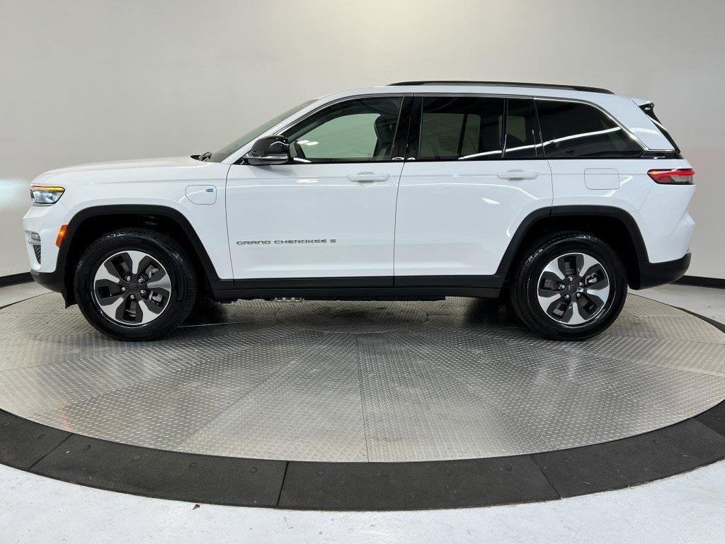 Used 2024 Jeep Grand Cherokee Limited 4xe image 3
