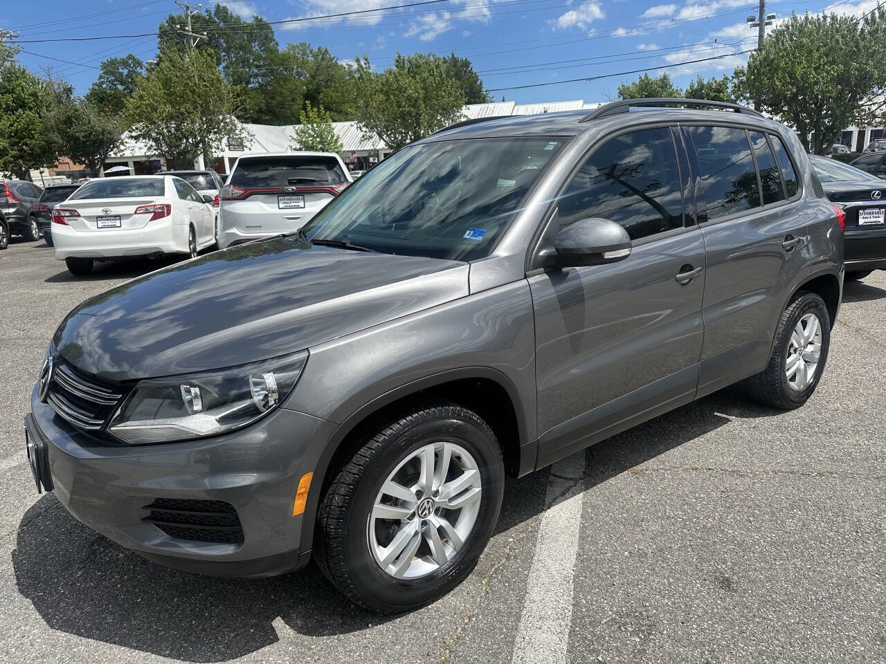 Used 2015 Volkswagen Tiguan S FWD image 4