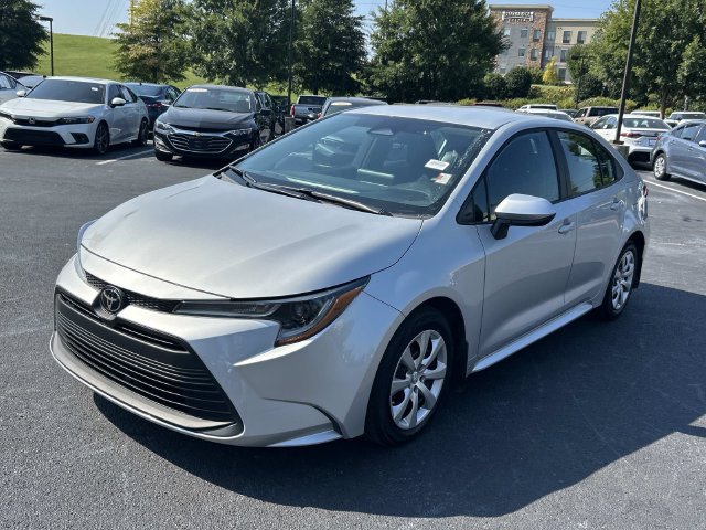Used 2026 Toyota Corolla LE FWD image 8