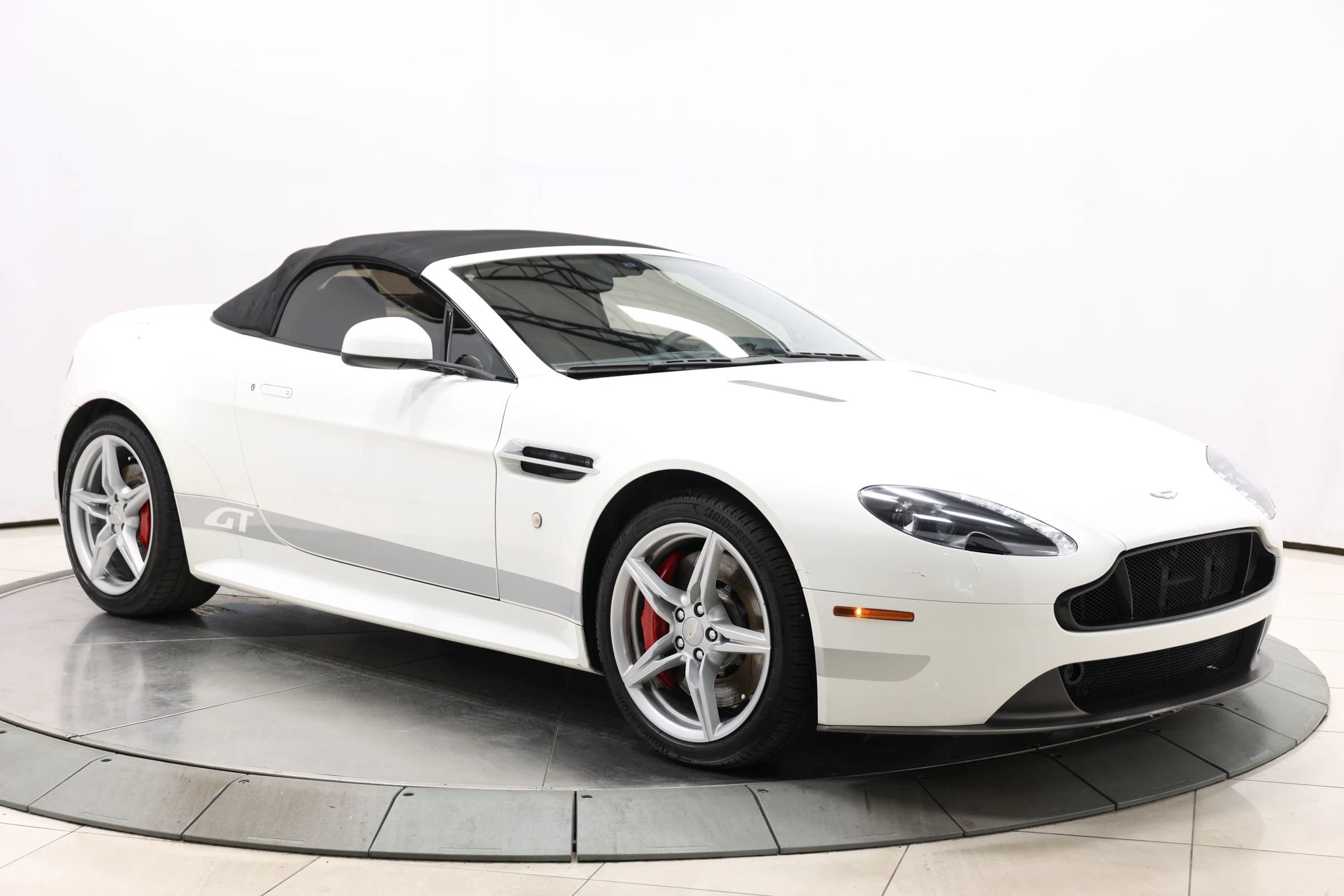 Used 2016 Aston Martin V8 Vantage GT RWD image 83