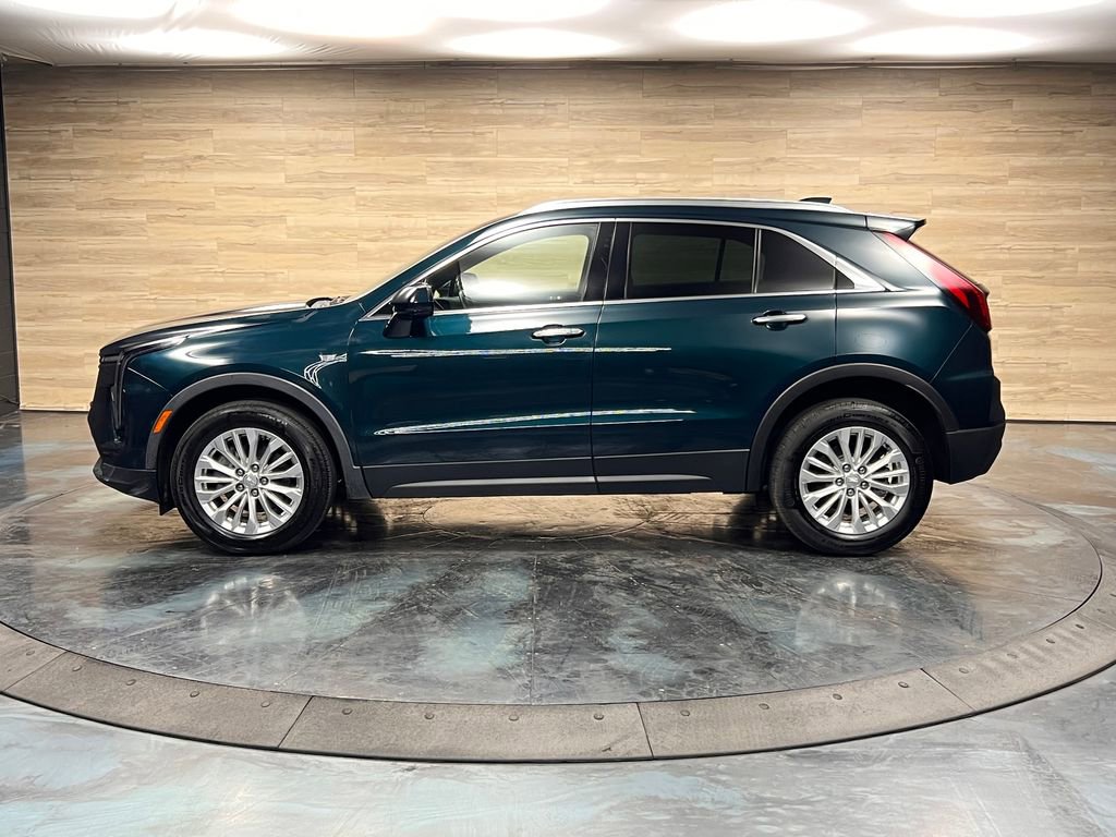 Used 2024 Cadillac XT4 Luxury w/ Cold Weather Package FWD image 19