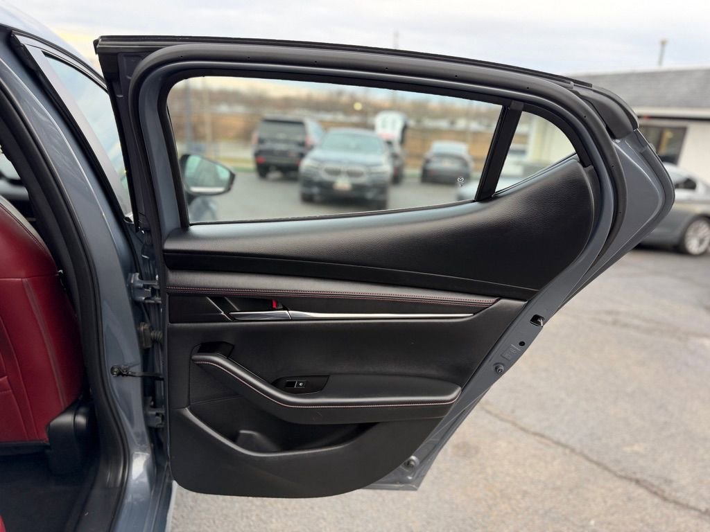 Used 2023 MAZDA MAZDA3 s image 26