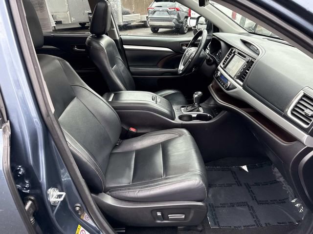 Used 2017 Toyota Highlander XLE image 9