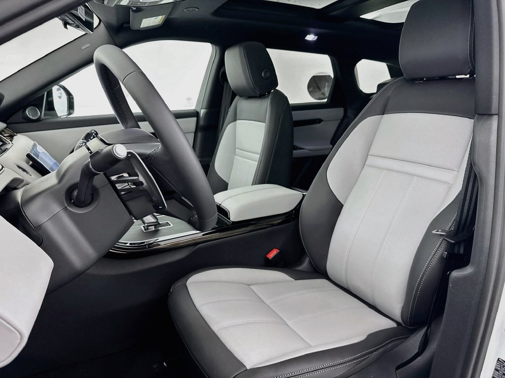 New 2026 Land Rover Range Rover Evoque Hoxton AWD/4WD image 21