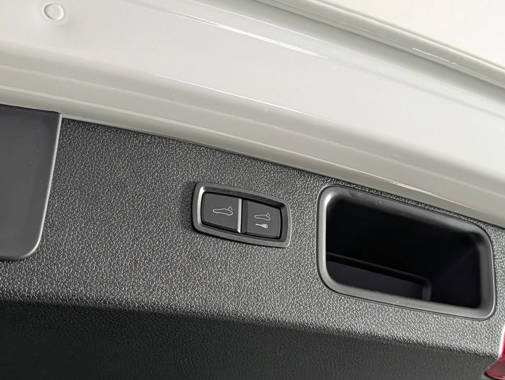 New 2026 Porsche Macan image 14