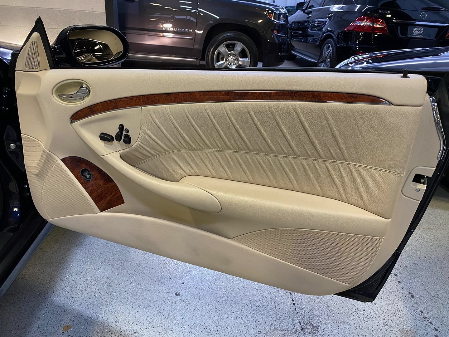 Used 2007 Mercedes-Benz CLK 350 Cabriolet image 31