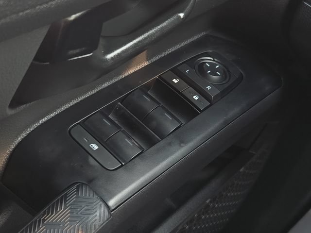 Certified 2025 Toyota Tacoma SR5 AWD/4WD image 25