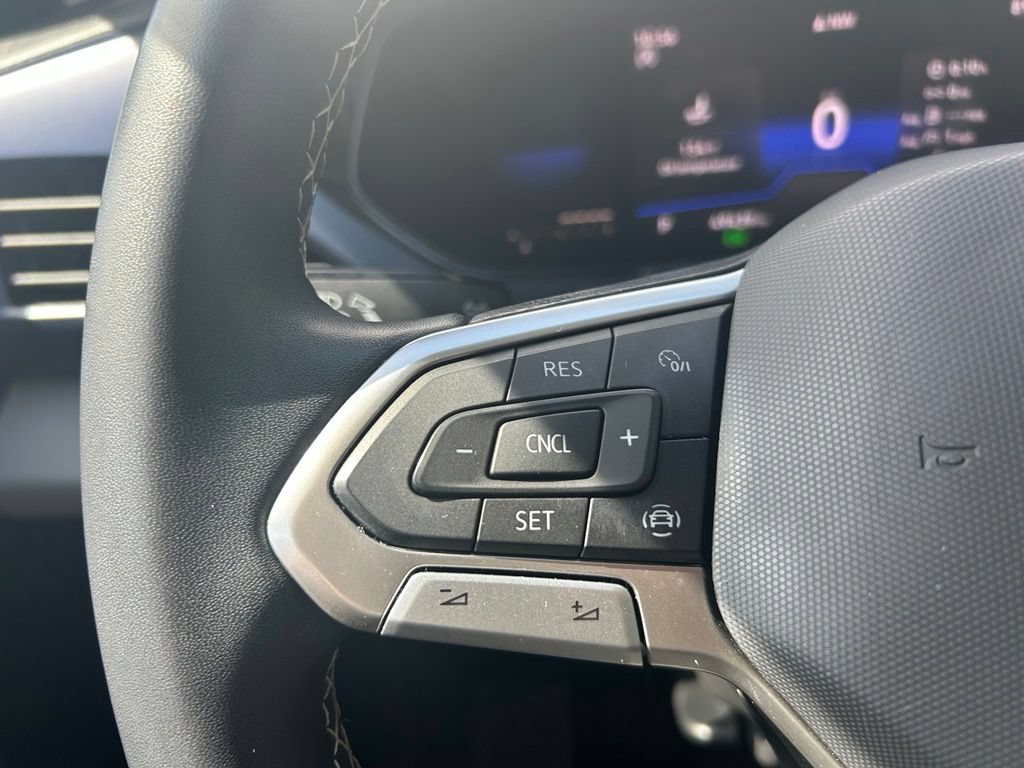 Certified 2022 Volkswagen Taos SE FWD image 21