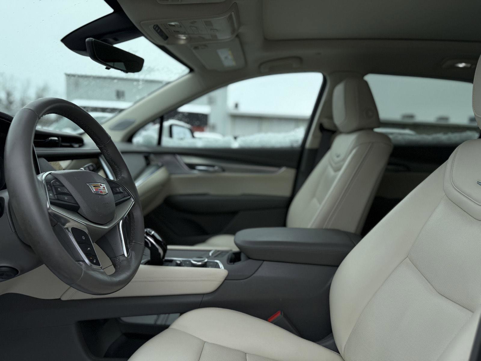 Used 2022 Cadillac XT5 Premium Luxury w/ Technology Package image 12