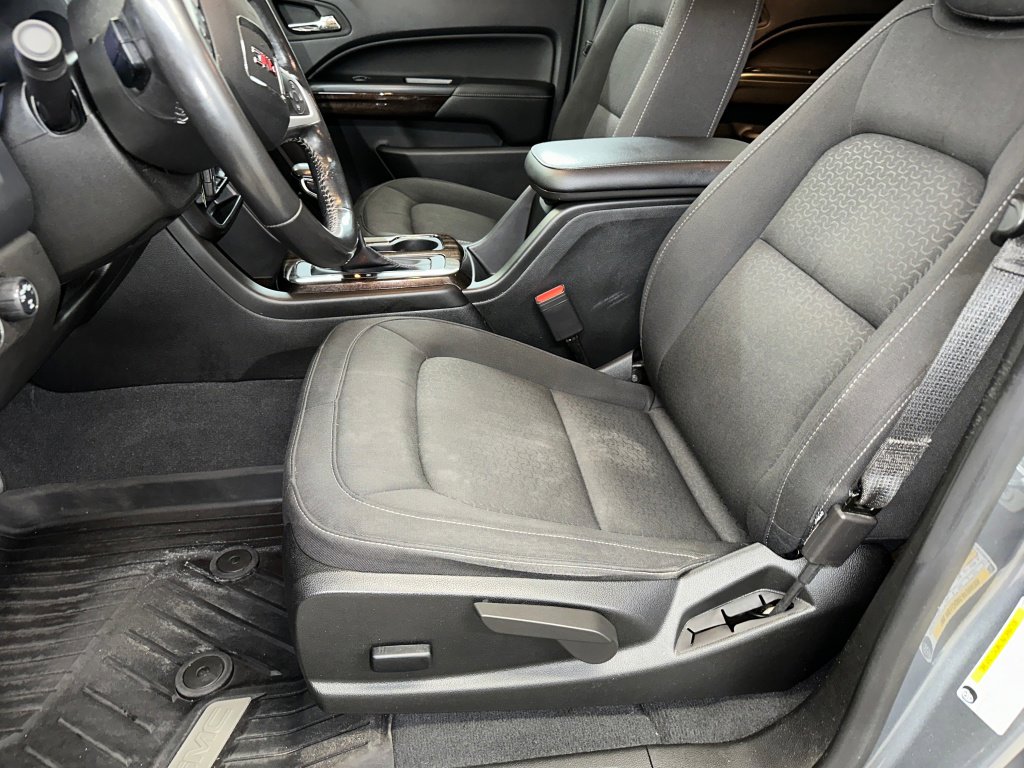 Certified 2022 GMC Canyon Elevation w/ Trailering Package image 2