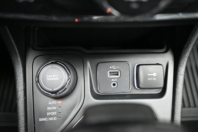 Used 2022 Jeep Cherokee Limited w/ Elite Package AWD/4WD image 34