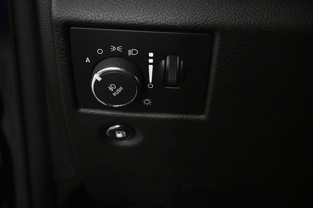 Used 2018 Jeep Grand Cherokee Limited RWD image 9