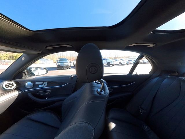 Used 2018 Mercedes-Benz E 300 4MATIC image 32
