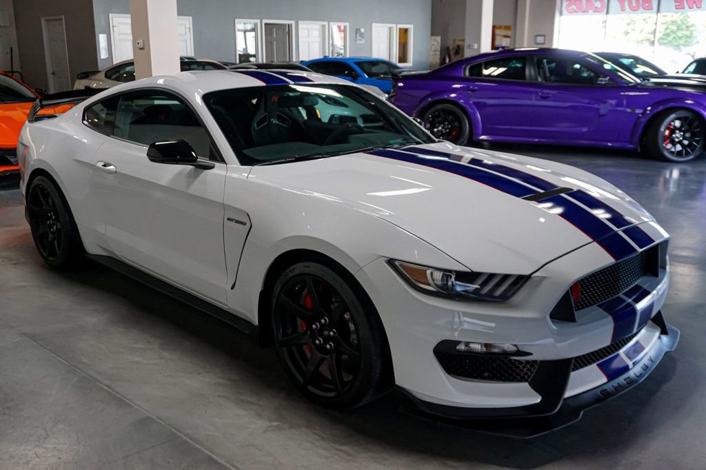 Used 2016 Ford Mustang Shelby GT350R w/ GT350R Equipment Group 920A RWD image 4