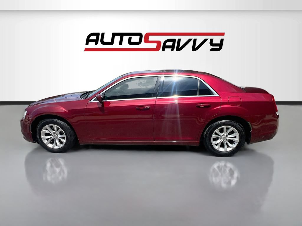 Used 2020 Chrysler 300 Touring RWD image 4