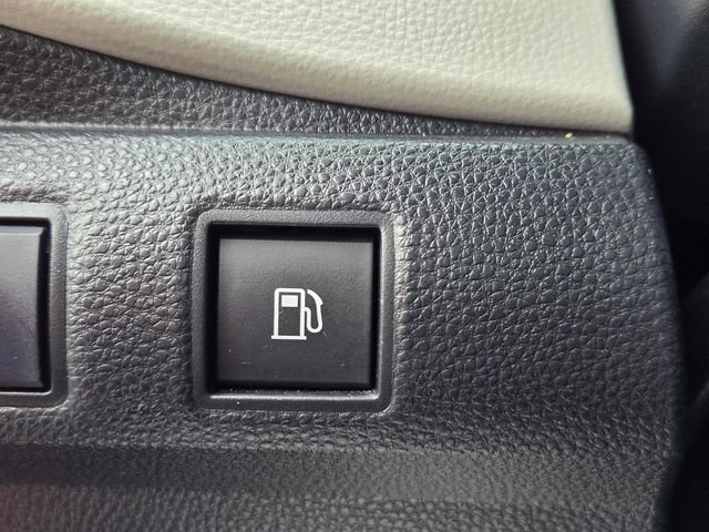 Used 2021 Toyota Corolla LE w/ Carpet Mat Package (TMS) FWD image 14
