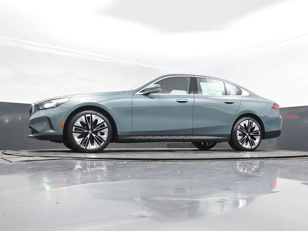 New 2026 BMW 530i w/ Premium Package image 40