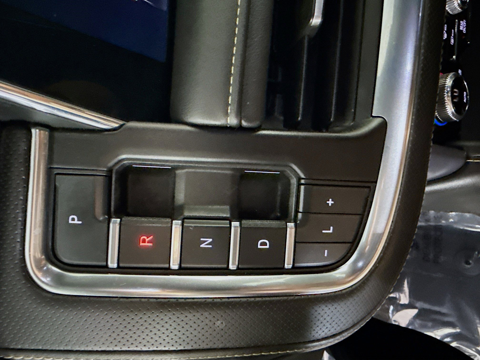 Used 2022 GMC Yukon SLT AWD/4WD image 23