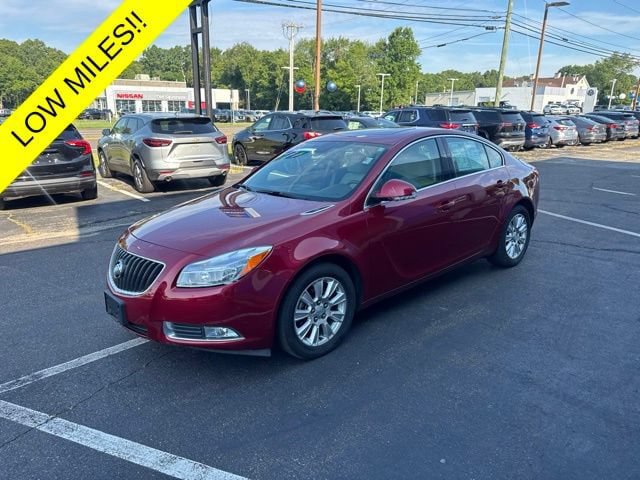 Used 2012 Buick Regal Leather FWD image 4