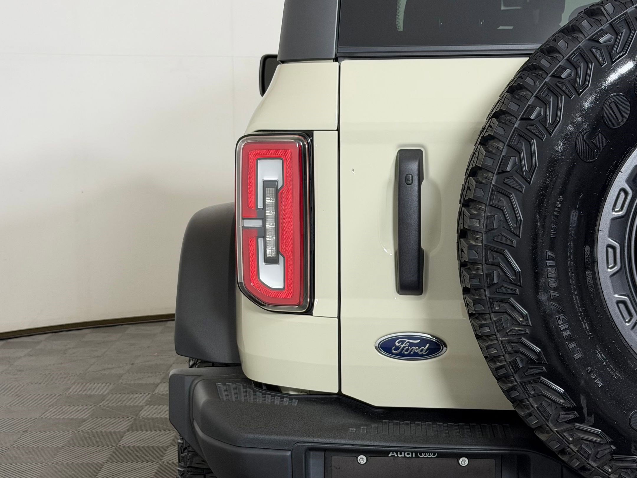 Used 2022 Ford Bronco Everglades AWD/4WD image 13