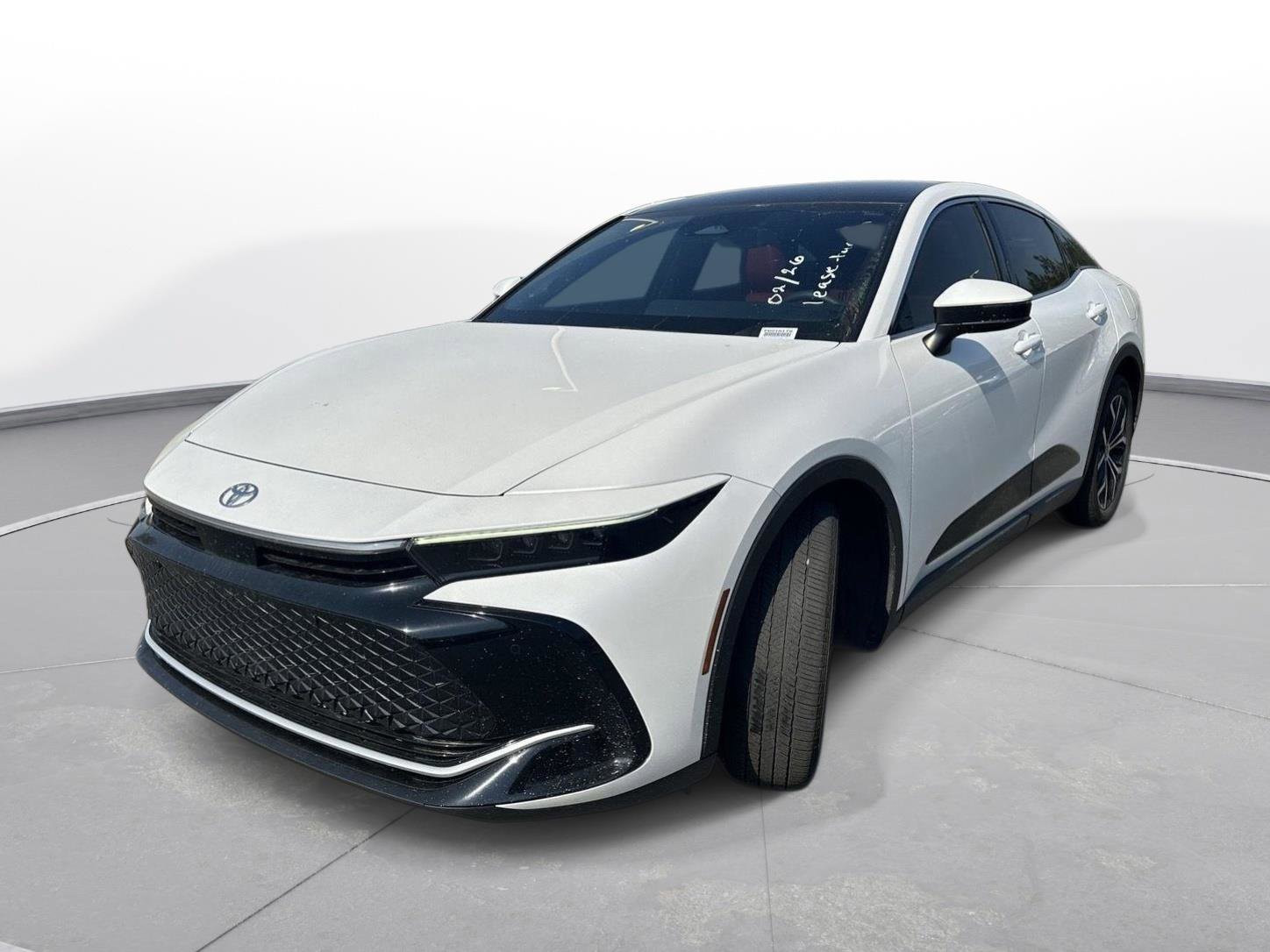 Used 2023 Toyota Crown Limited image 2