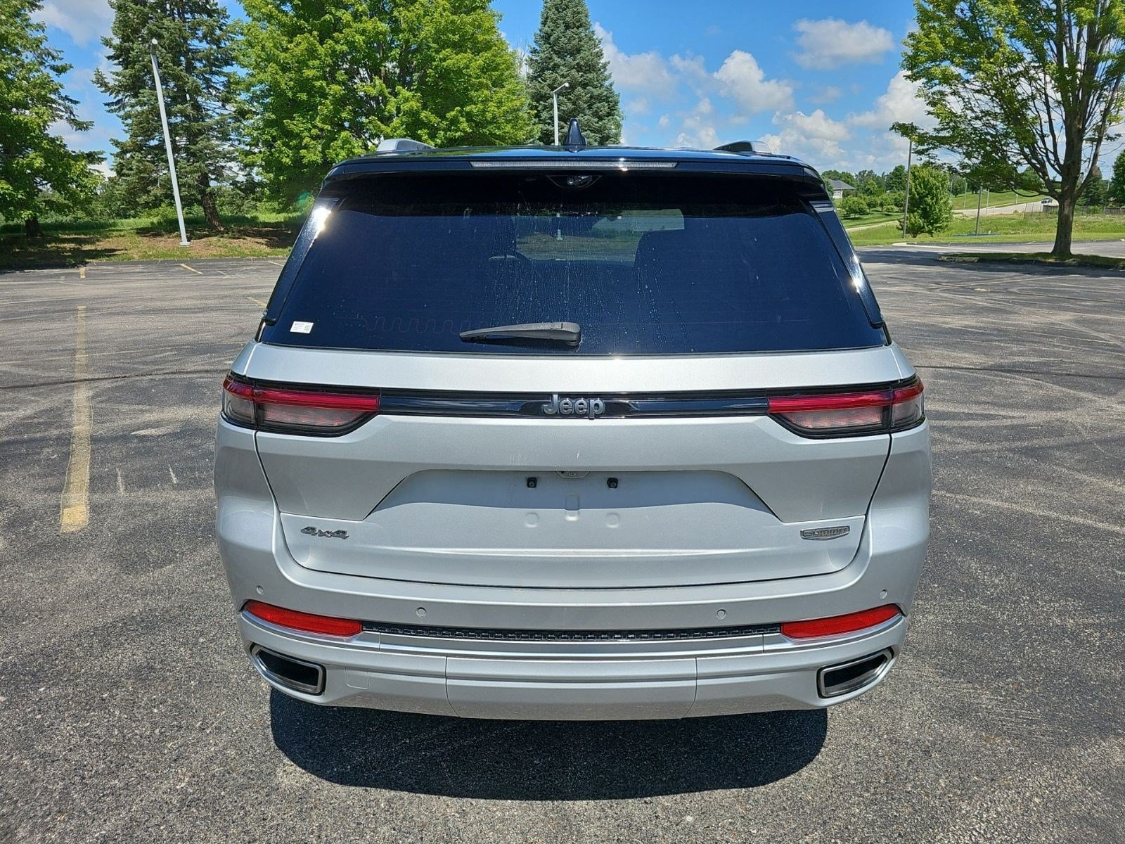 Used 2022 Jeep Grand Cherokee Summit AWD/4WD image 5
