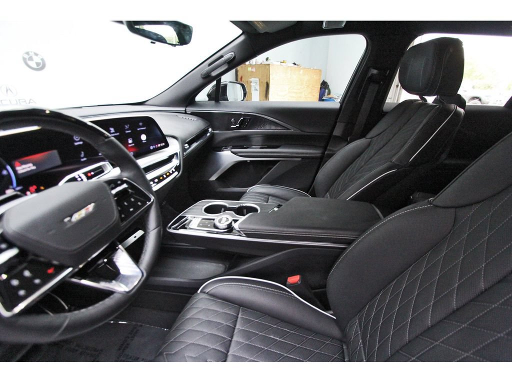 Used 2026 Cadillac Lyriq V w/ Exterior Carbon Fiber Package AWD/4WD image 12