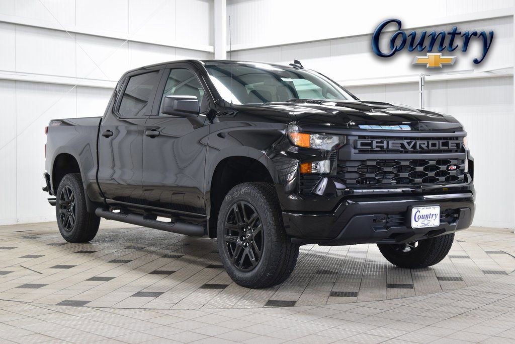 New 2026 Chevrolet Silverado 1500 Custom Trail Boss w/ Turbomax Blackout Package
