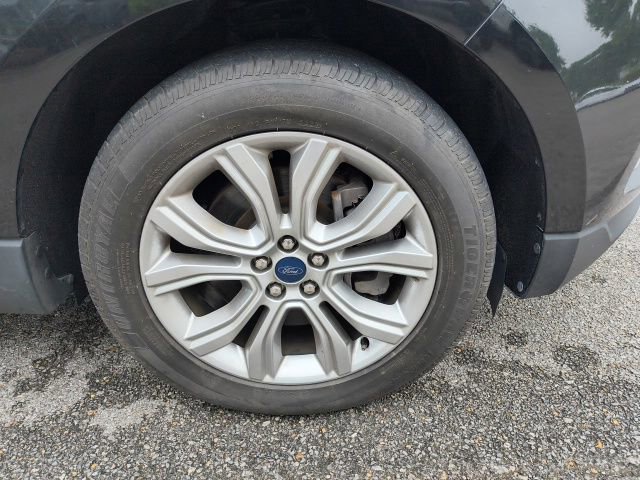 Used 2022 Ford Edge Titanium w/ Equipment Group 301A AWD/4WD image 12
