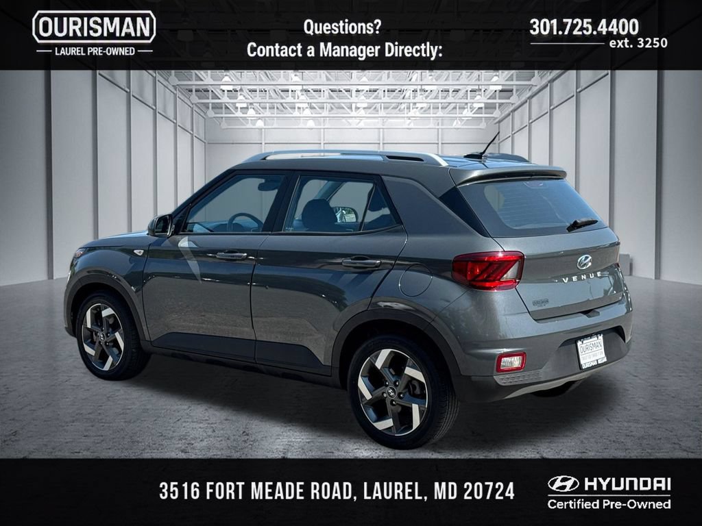 Certified 2024 Hyundai Venue SEL FWD image 4