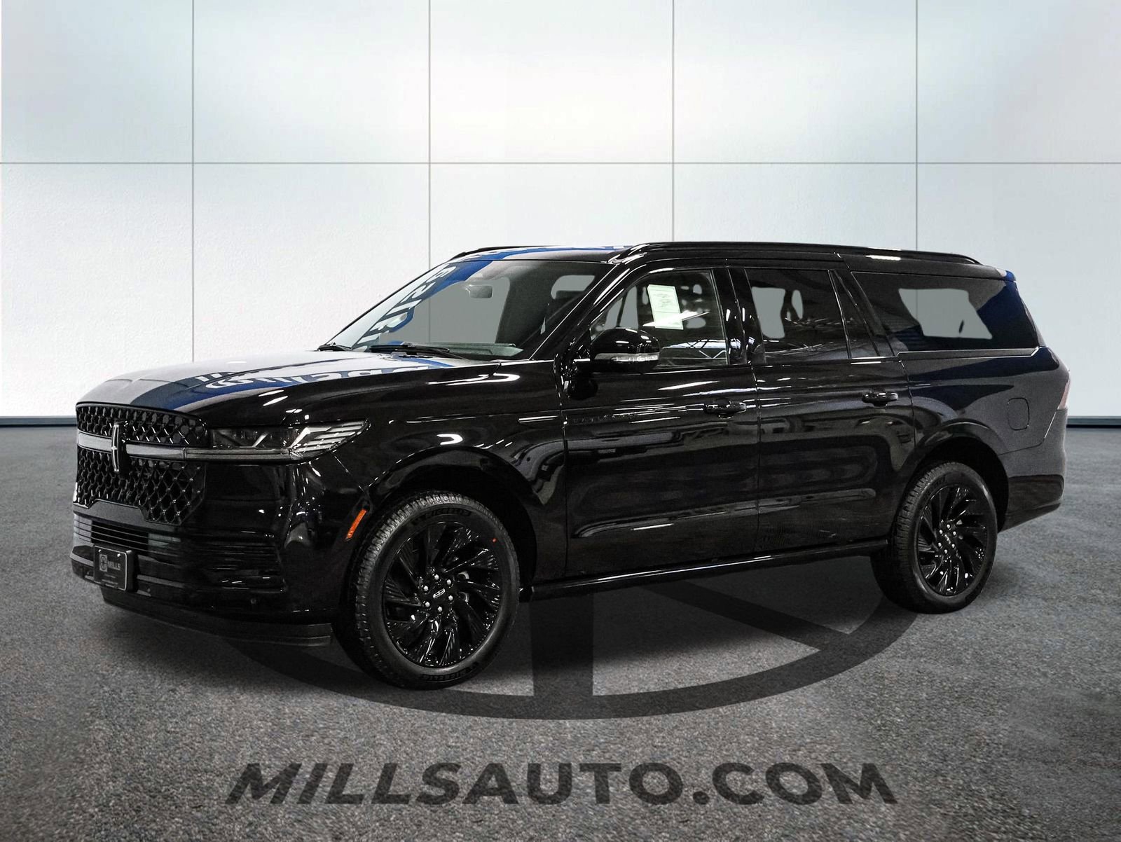 New 2026 Lincoln Navigator L Reserve w/ Jet Appearance Package image 2