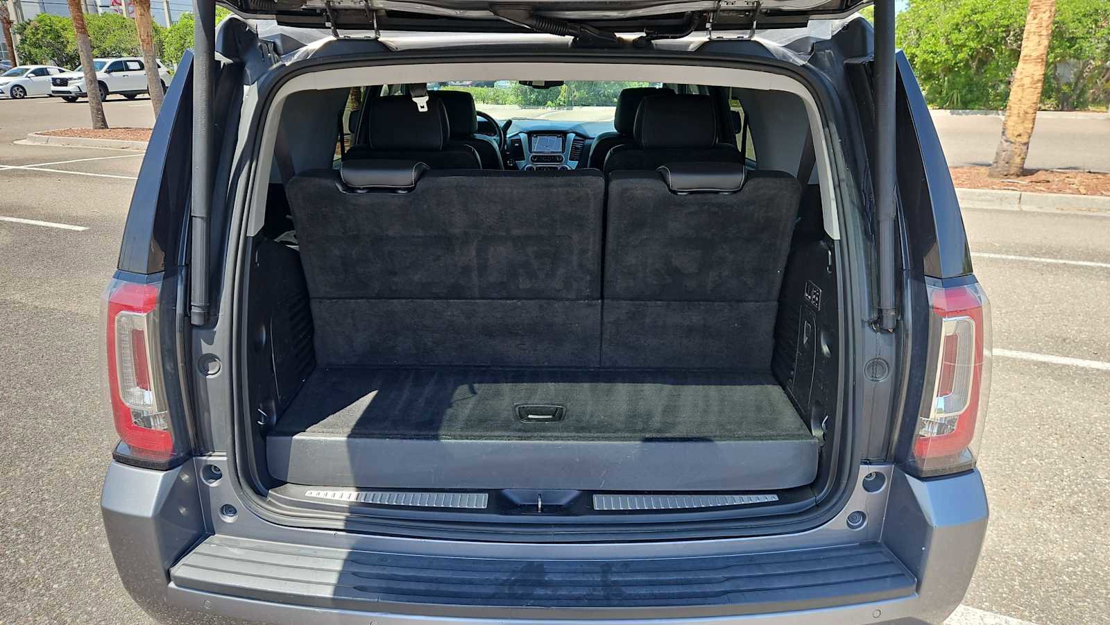 Used 2019 GMC Yukon SLT w/ Open Road Package AWD/4WD image 21