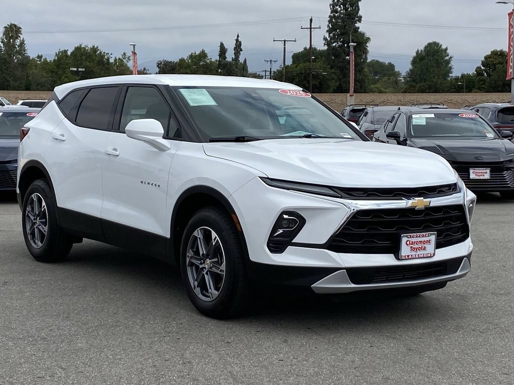 Used 2025 Chevrolet Blazer LT FWD image 45