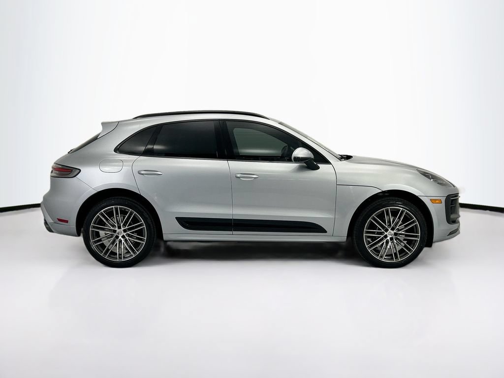 Used 2026 Porsche Macan AWD/4WD image 8