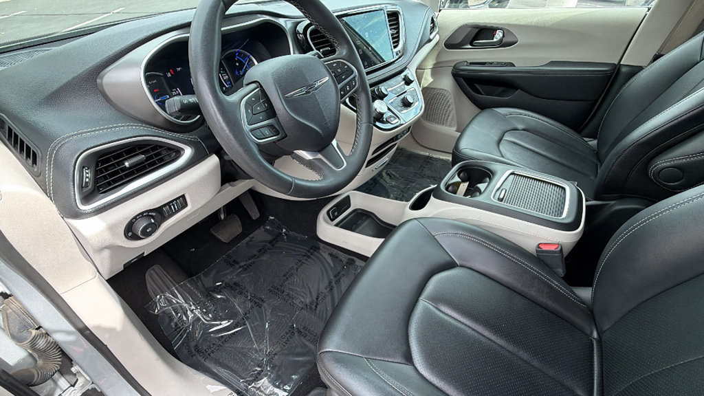 Used 2024 Chrysler Pacifica Limited FWD image 10