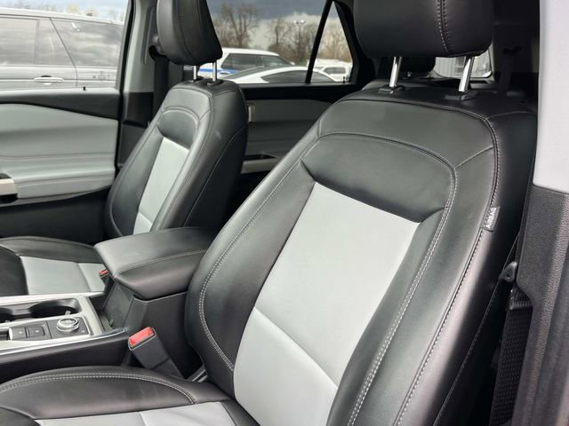 Certified 2022 Ford Explorer XLT w/ Equipment Group 202A AWD/4WD image 31