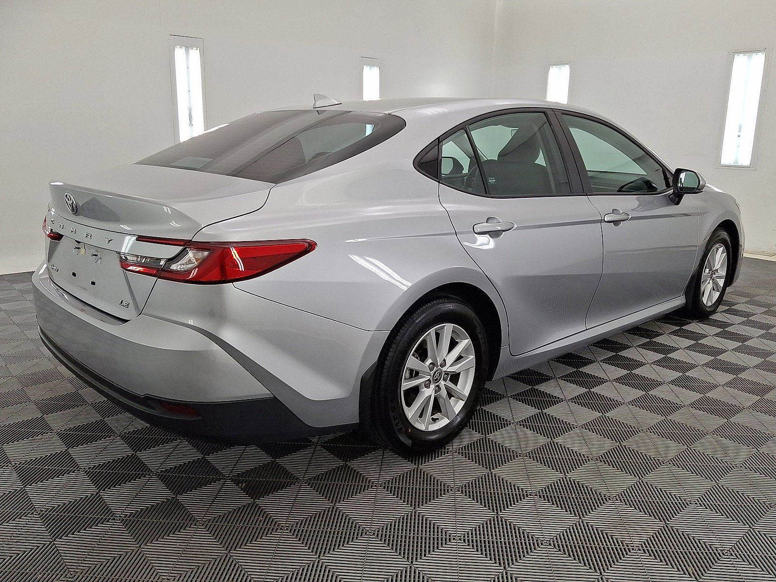 Used 2025 Toyota Camry LE w/ Convenience Package FWD image 16