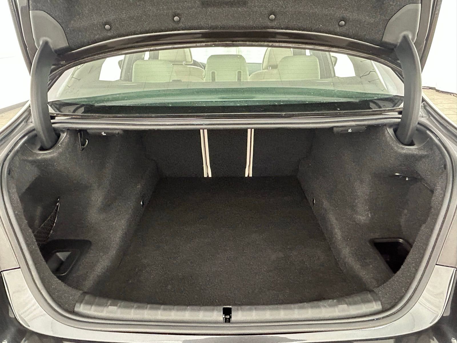 Used 2023 BMW 540i xDrive w/ M Sport Package image 38