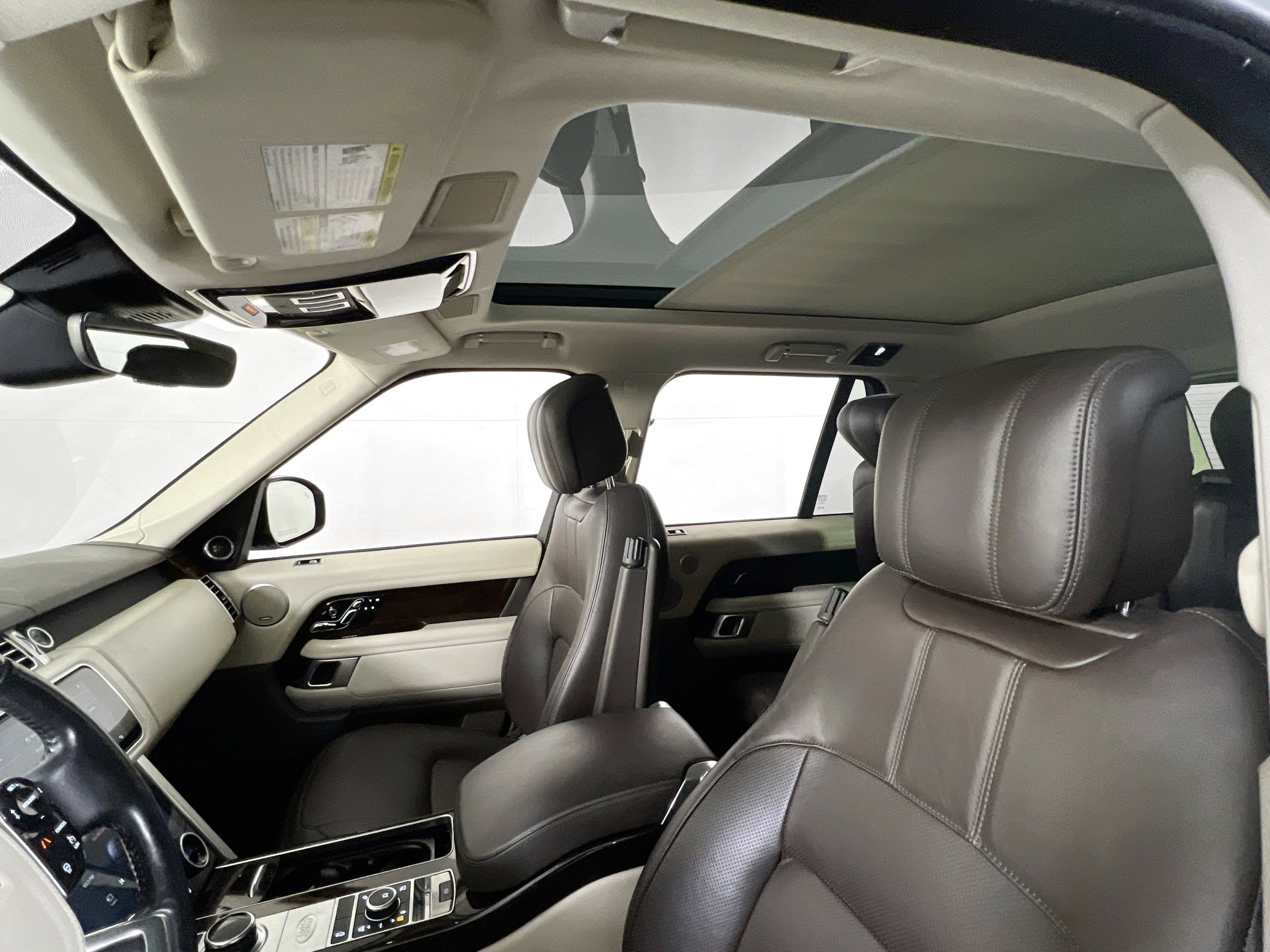 Used 2020 Land Rover Range Rover HSE image 21