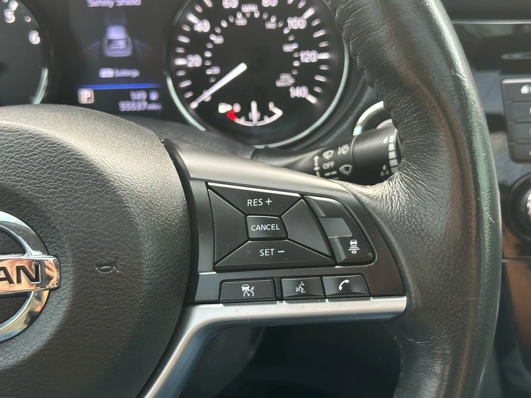 Used 2018 Nissan Rogue SL w/ Premium Package image 20