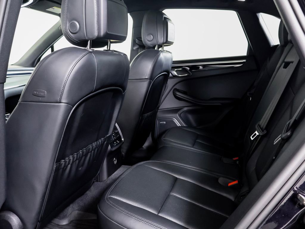 Certified 2024 Porsche Macan w/ Premium Plus Package image 14
