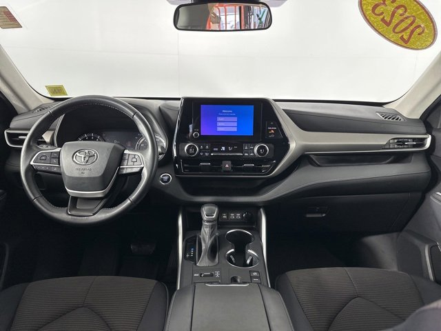 Used 2023 Toyota Highlander LE image 11