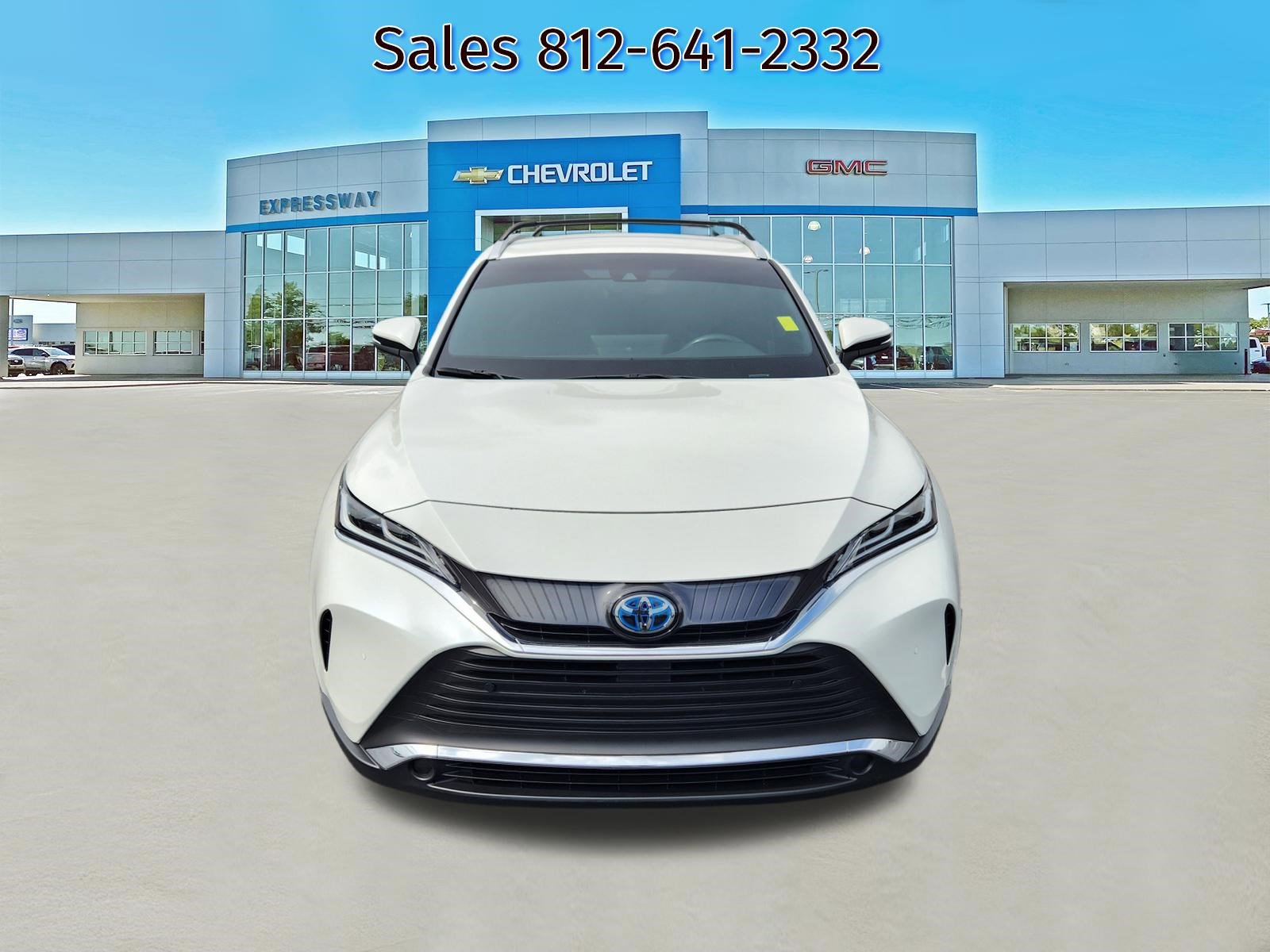 Used 2021 Toyota Venza XLE AWD/4WD image 2