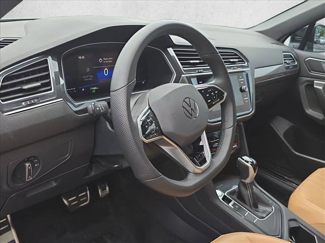 Used 2024 Volkswagen Tiguan SE R-Line FWD image 11