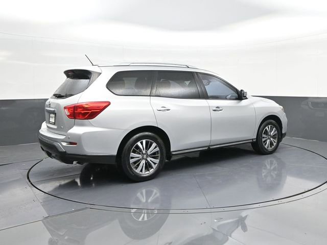 Used 2017 Nissan Pathfinder SV FWD image 14