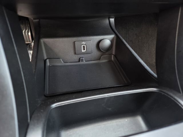 Used 2017 Ford Fusion Titanium image 12