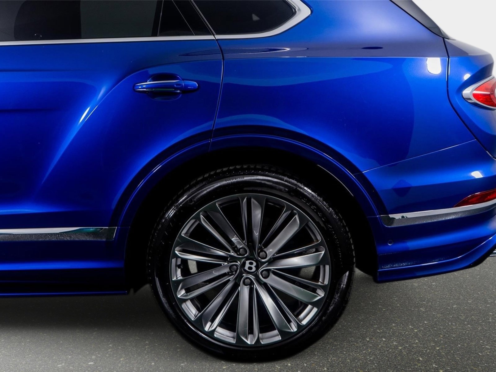 Used 2022 Bentley Bentayga Speed image 17