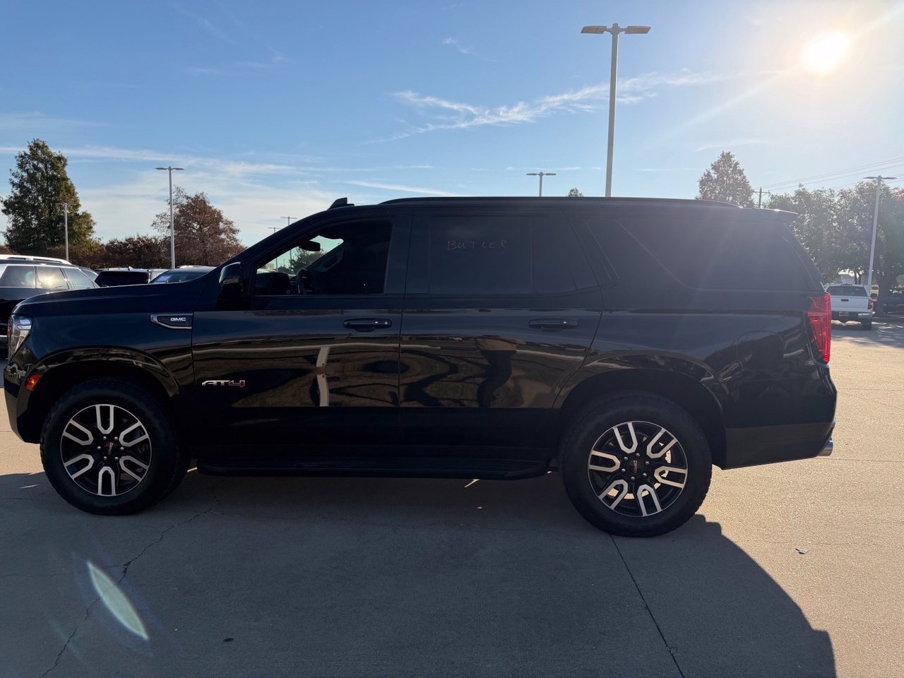 Used 2022 GMC Yukon AT4 AWD/4WD image 4