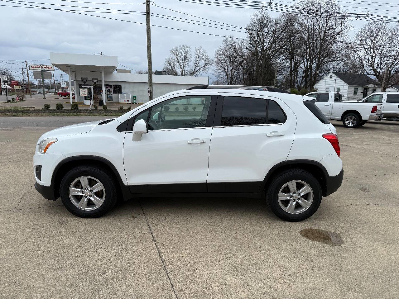 Used 2016 Chevrolet Trax LT w/ LT Convenience Package image 2