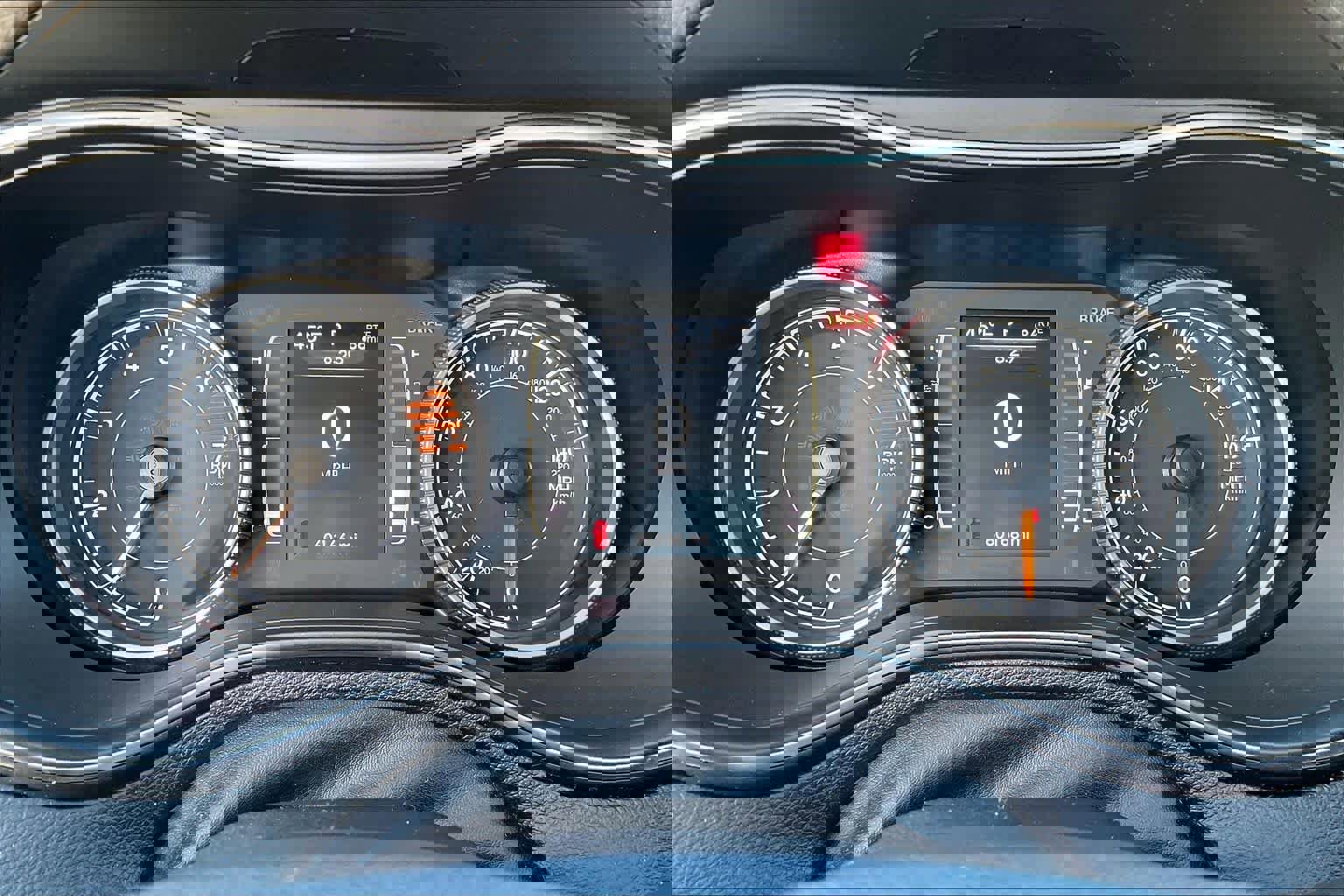 Used 2019 Jeep Cherokee Latitude w/ Popular Appearance Group image 24